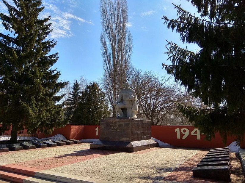 Мемориальный комплекс «Воинам, павшим в ВОВ»
