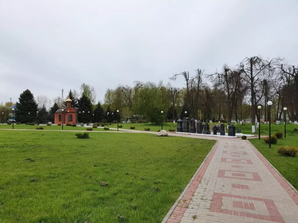 Старинные надгробия на Старом кладбище