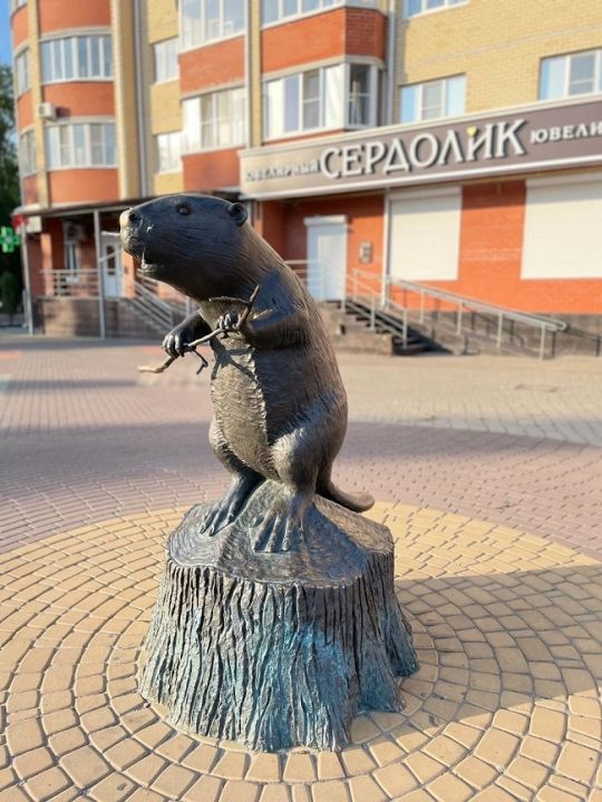 Памятник Бобру