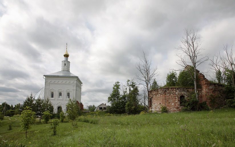 Храм Троицы Живоначальной в Абакумлево