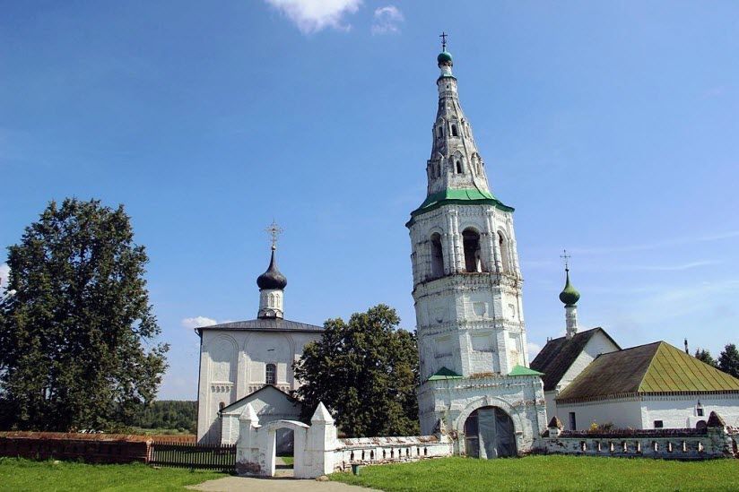 «Падающая» колокольня