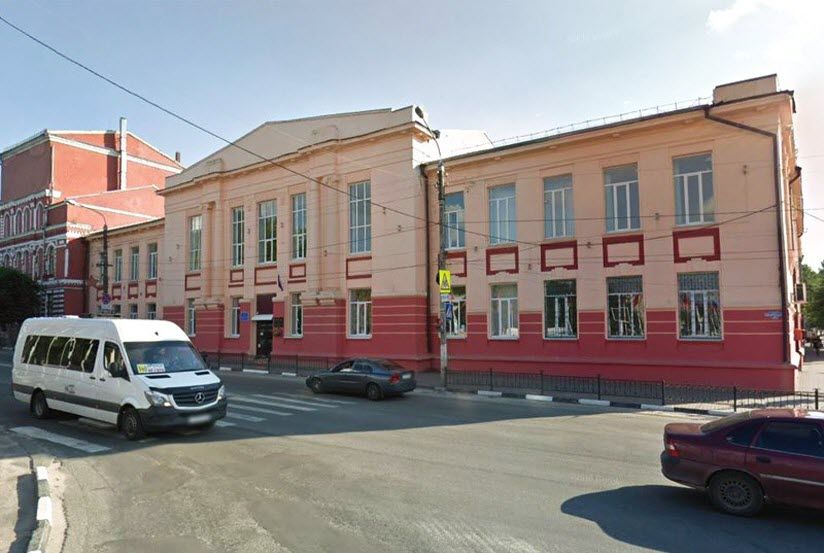 Здание бывшей мужской гимназии
