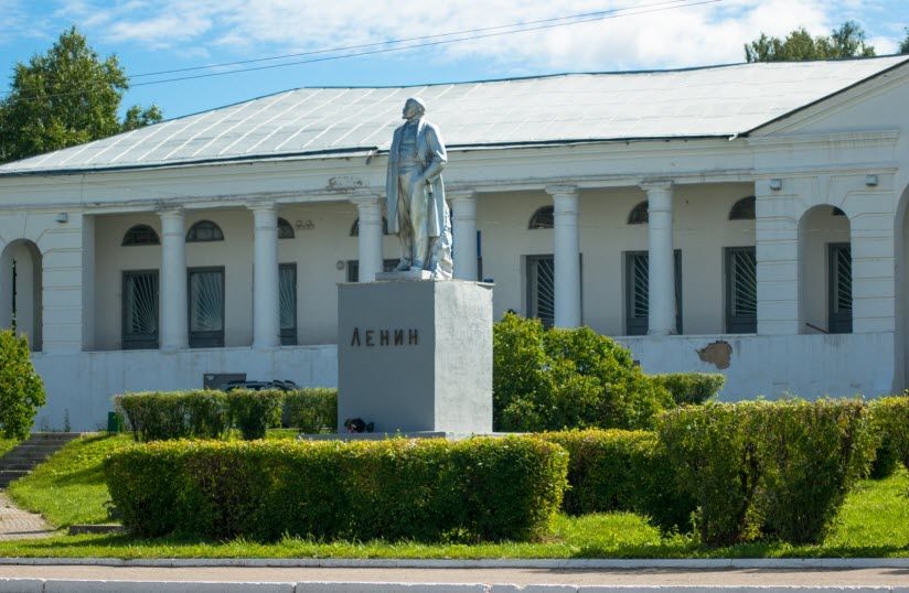 Памятник В.И. Ленину