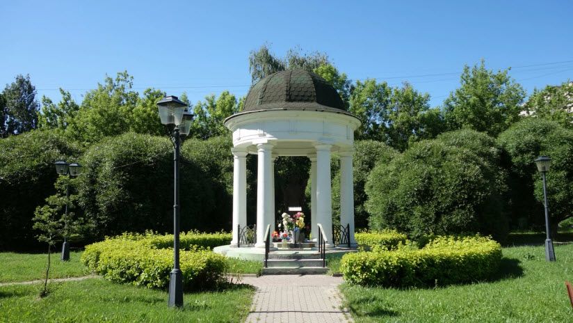 Часовня-беседка Николая Чудотворца