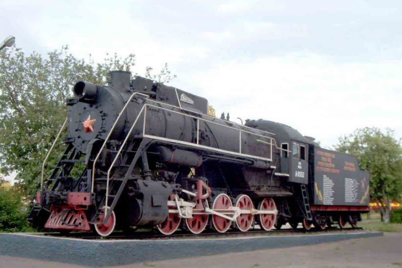 Памятник-паровоз Л-0552
