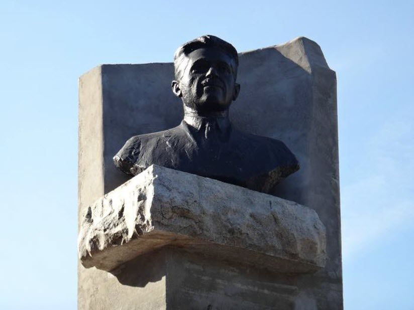 Памятник И.Ф. Тевосяну