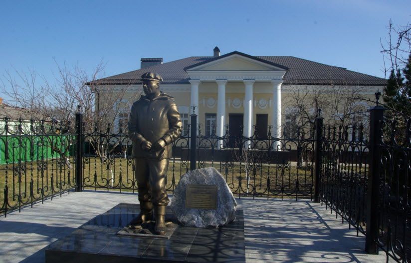 Памятник Н.М. Шумейко