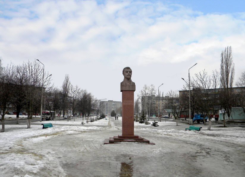 Памятник П.П. Лазареву