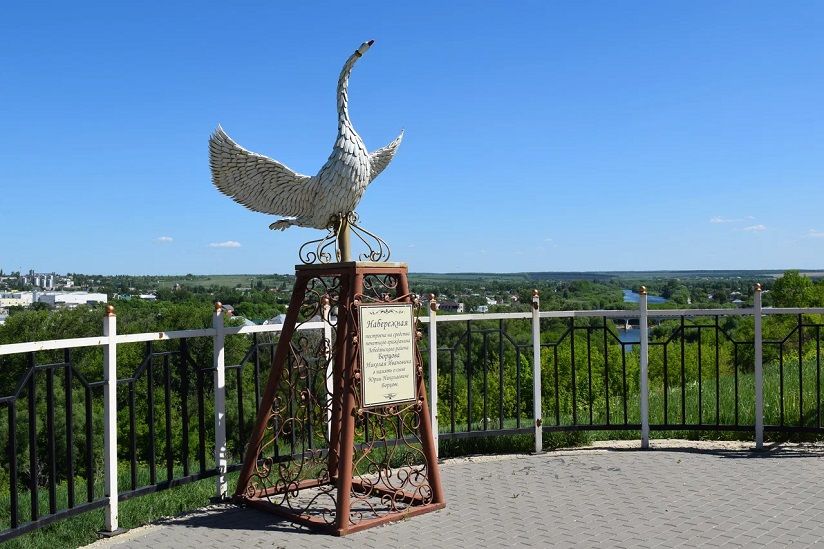 скульптура Лебедь
