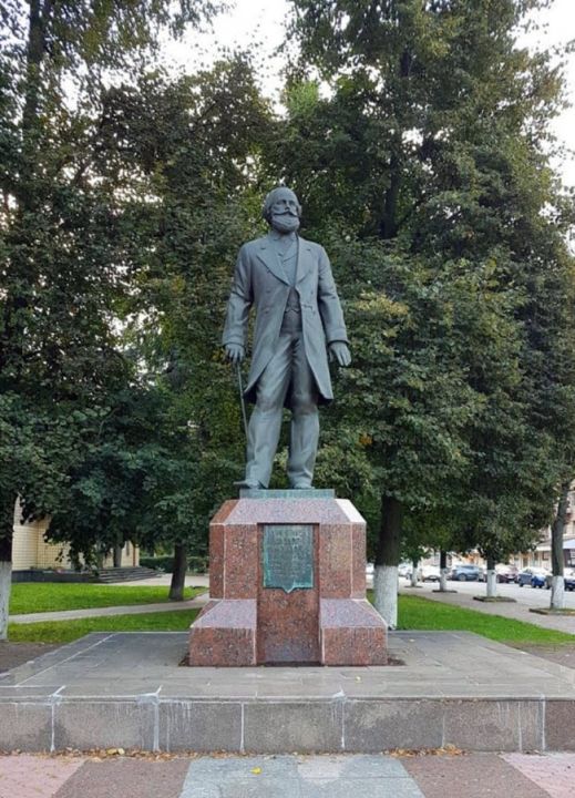 Памятник Ф.М. Дмитриеву