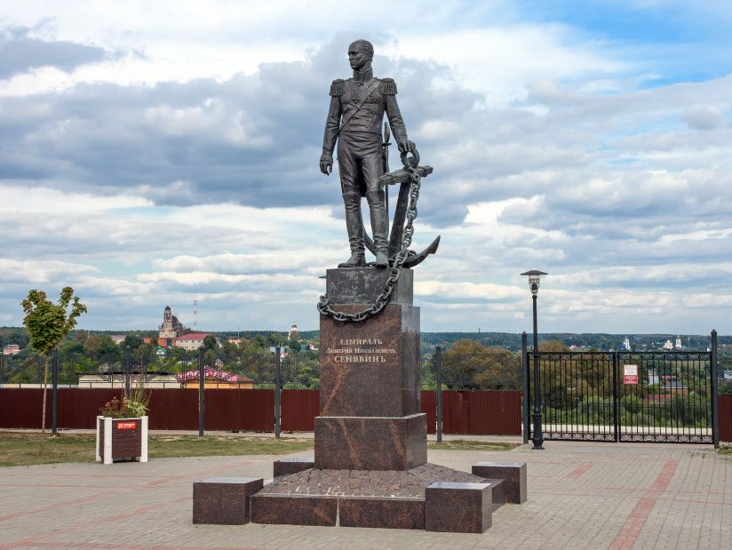 Памятник адмиралу Д. Сенявину