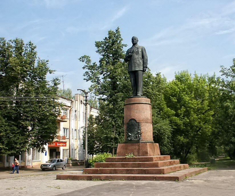 Памятник В.А. Дегтяреву