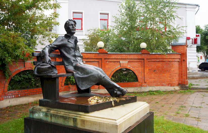 Памятник Чехову