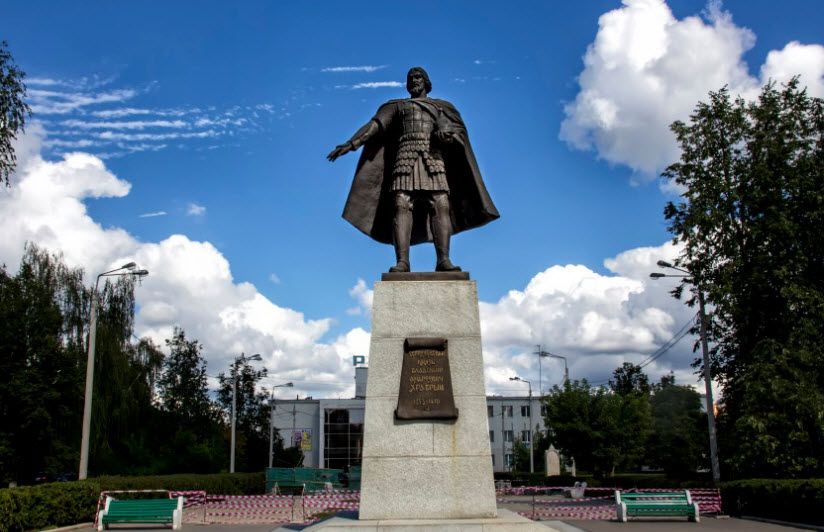 Памятник Владимиру Храброму