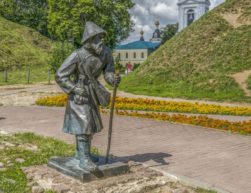 богомолец на Кропоткинской улице