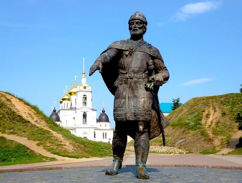 Памятник Юрию Долгорукому