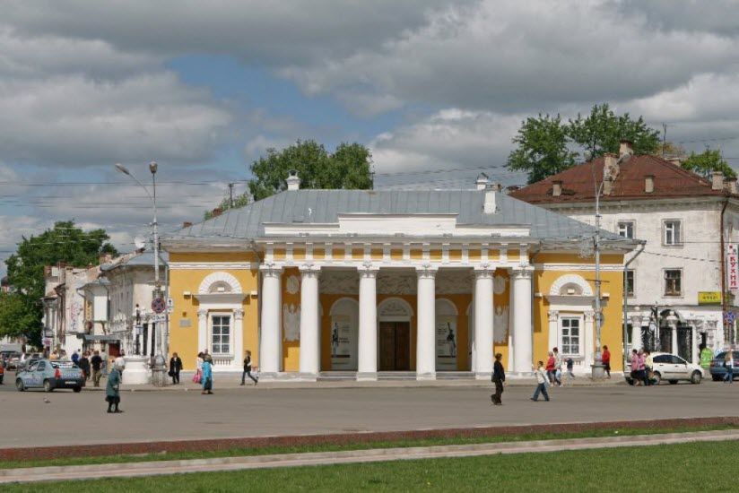 Здание гауптвахты