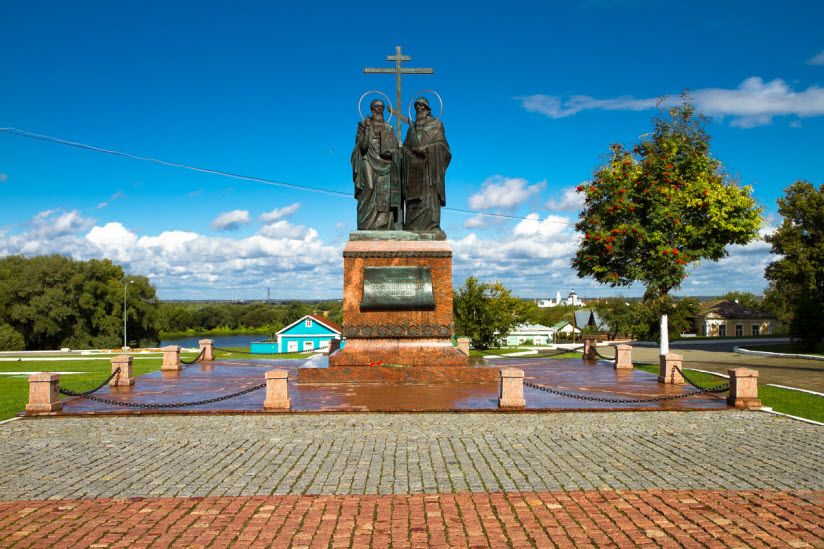 Памятник Кириллу и Мефодию