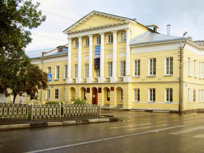 Дом Озерова
