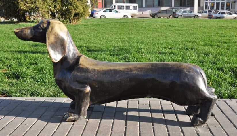 Скульптура таксы