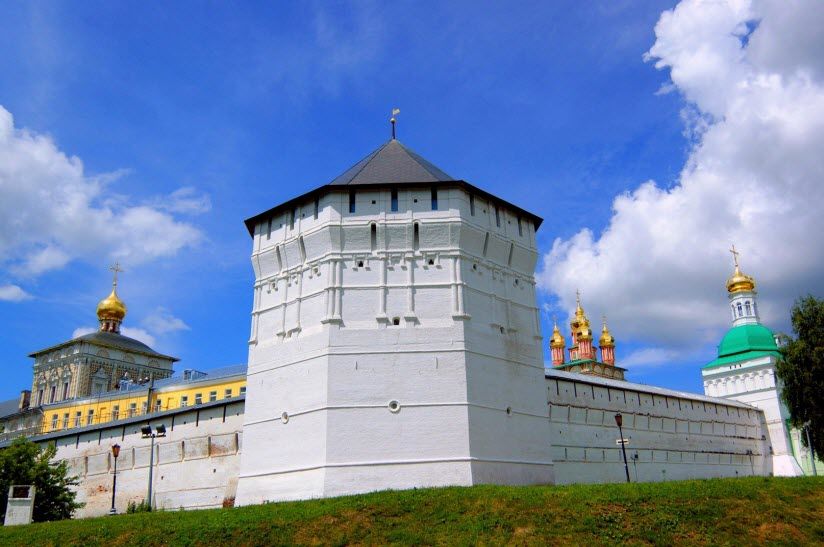 Пятницкая башня