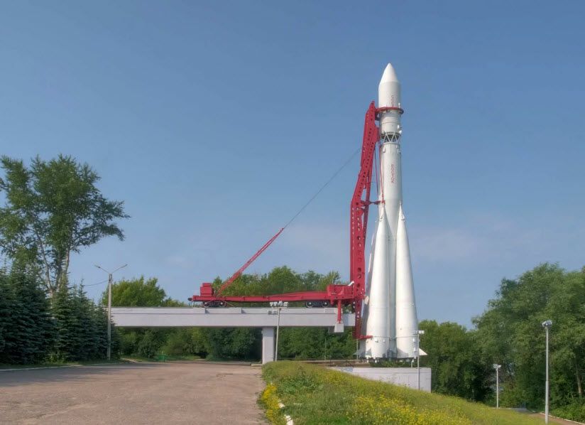 Скульптура Ракета-носитель «Восток»