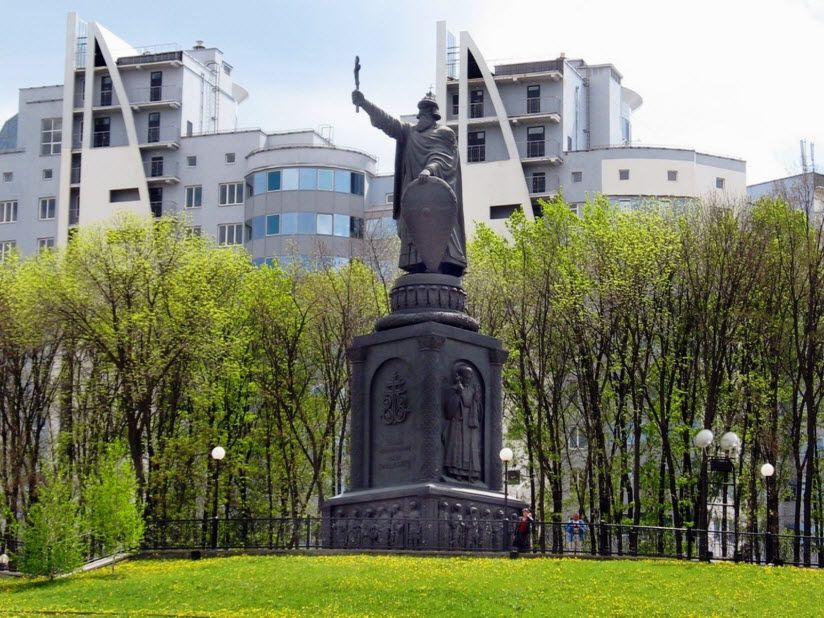 ТОП-50 памятных мест Белгорода: фото и описания