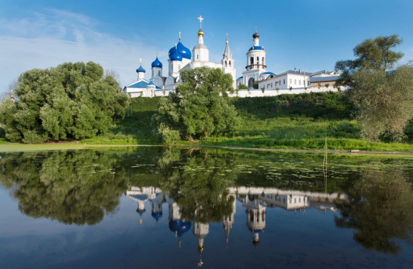 Монастырский сад