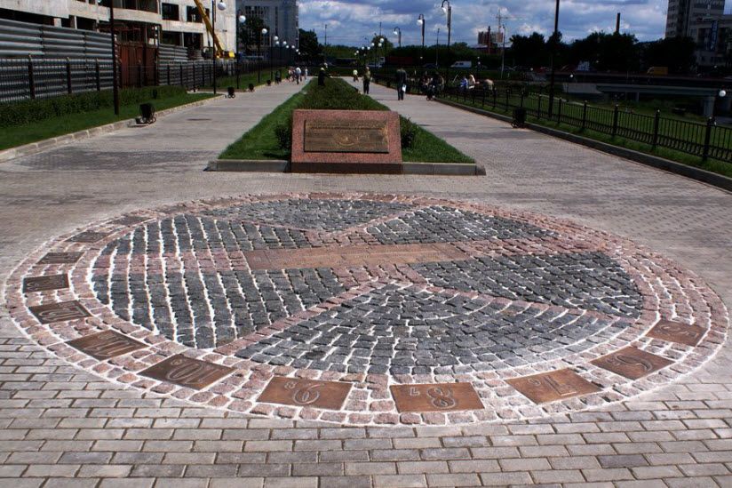 Парк Солнечных часов в Щелково