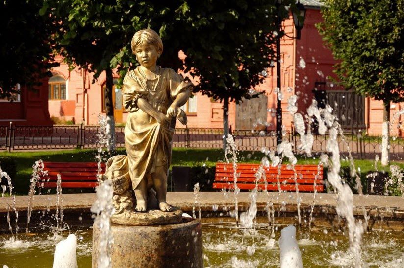 фонтан «Девочка-грибница»