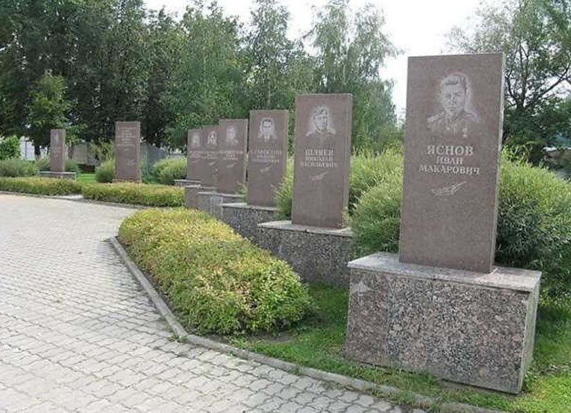 Аллея героев