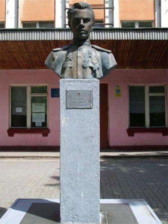 Бюст В.Д. Корнеева