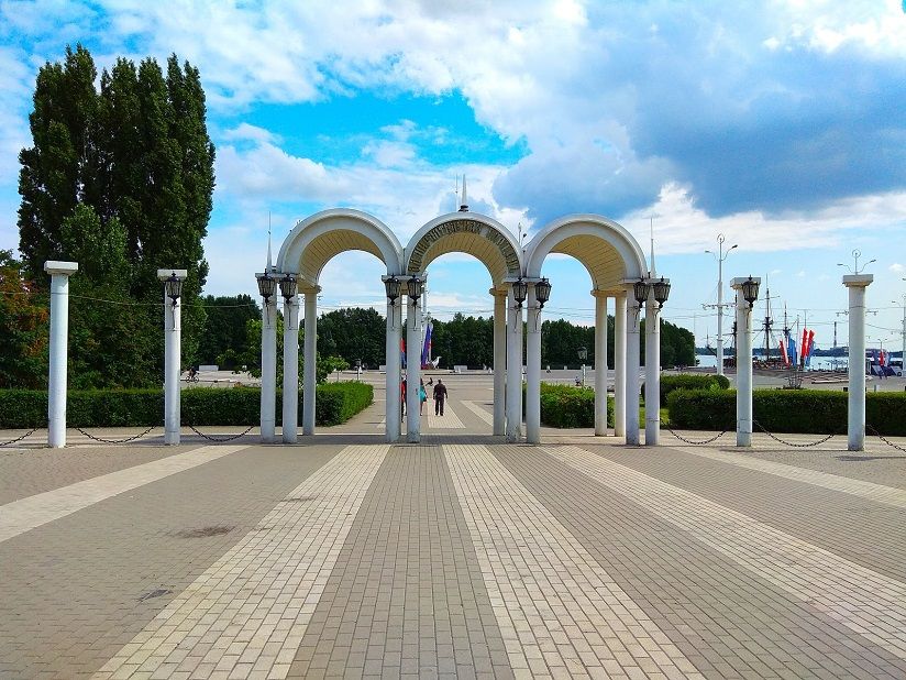 Петровская набережная