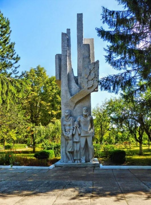 Мемориальный комплекс Большой Дуб