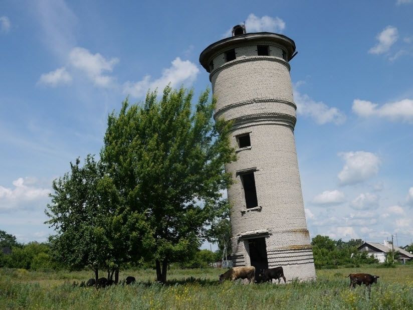 Падающая башня