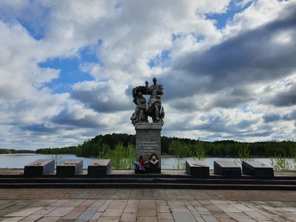 Памятник в честь Павших заводчан