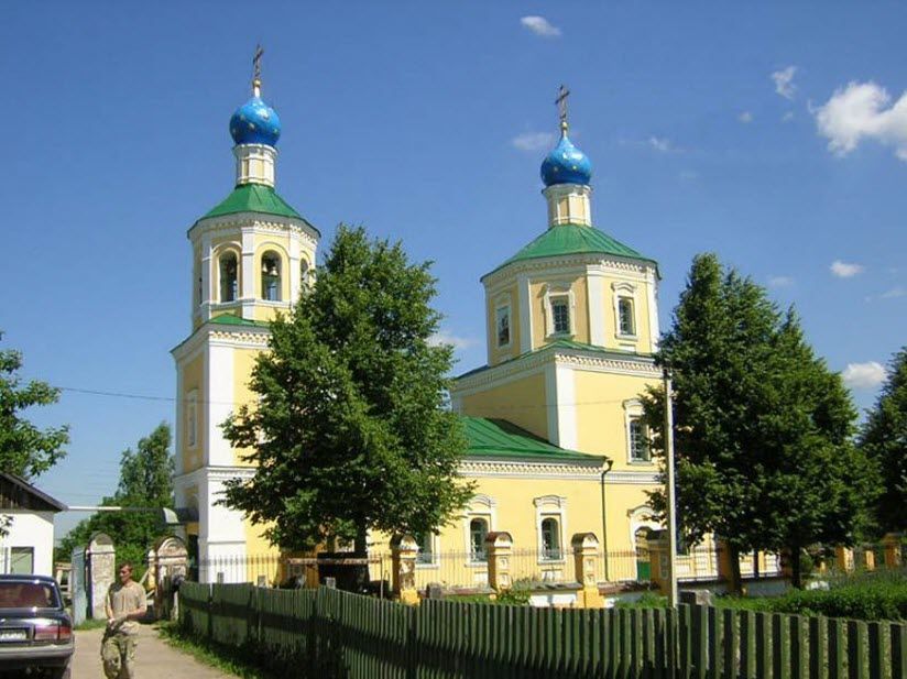 Успенский храм в Новоселках
