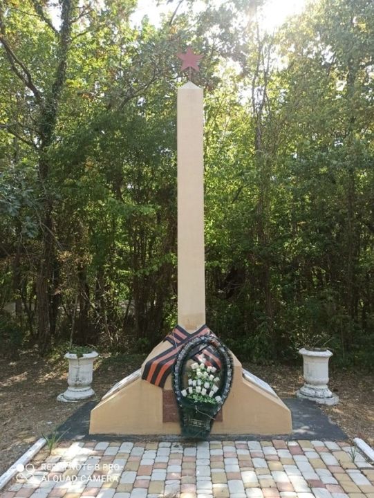 Памятник землякам, погибшим в ВОВ