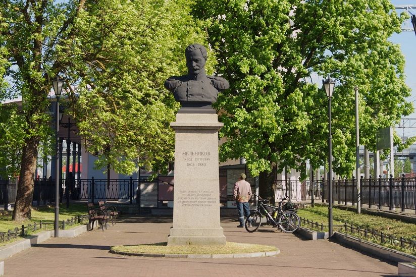 Памятник П.П. Мельникову