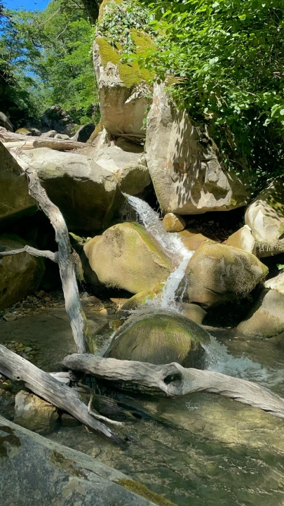 Водопады на реке Дедеркой