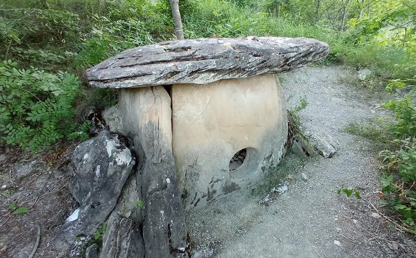 Дольмен Бжид