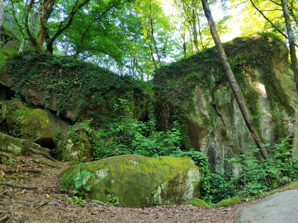 Скалы Два брата