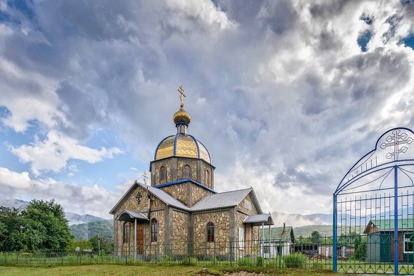 Церковь Гурия, Самона и Авива