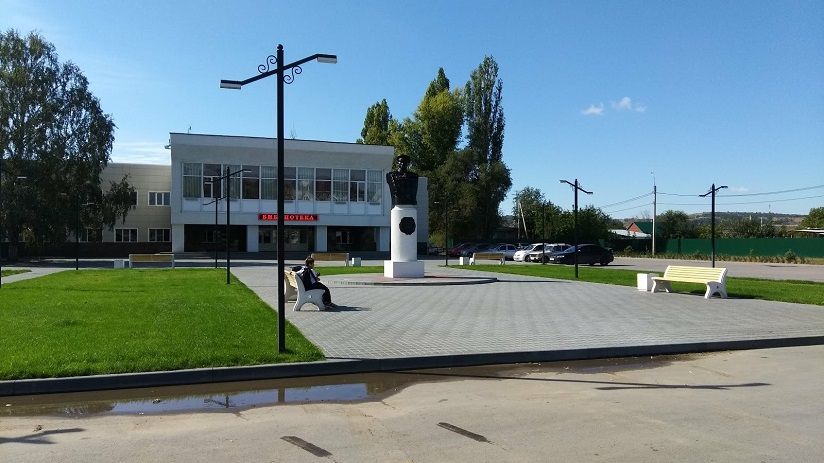 Памятник маршалу Жукову