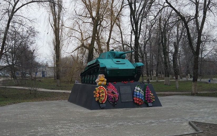 Памятник-танк Т-70