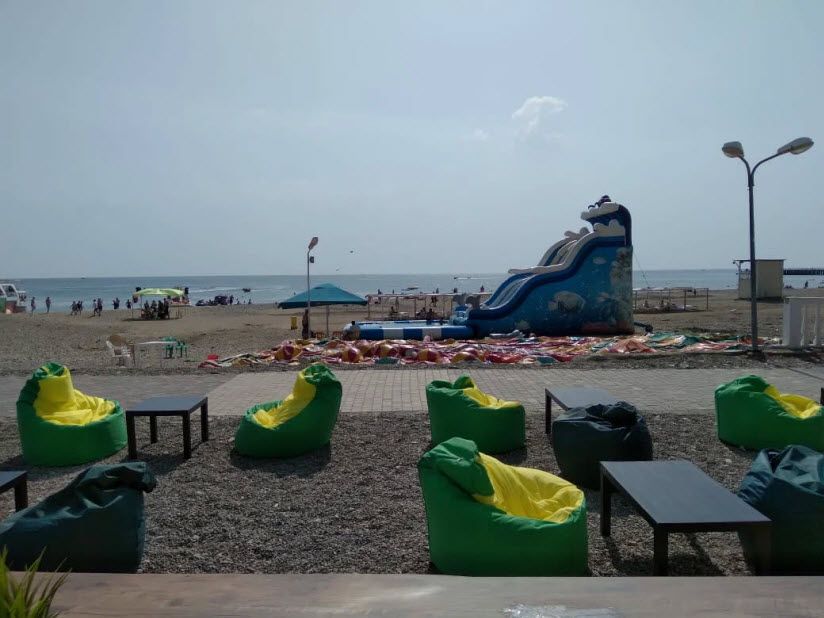 Центральный пляж Лермонтово