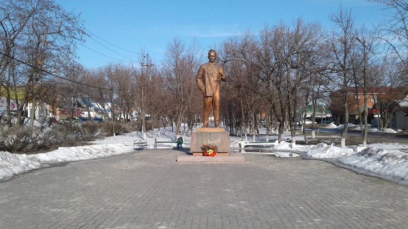 Памятник М.А. Шолохову