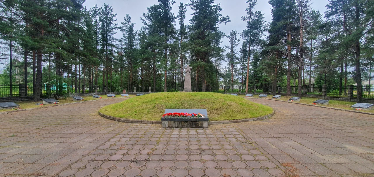 Братская могила воинов, погибших в ВОВ