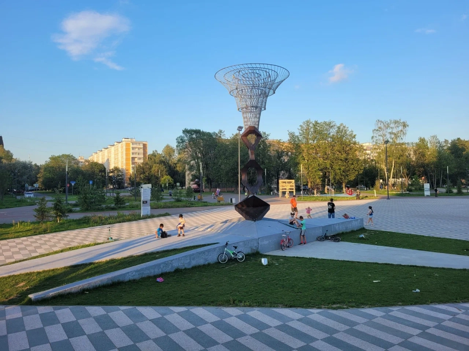 Сквер имени Исаака Халатникова