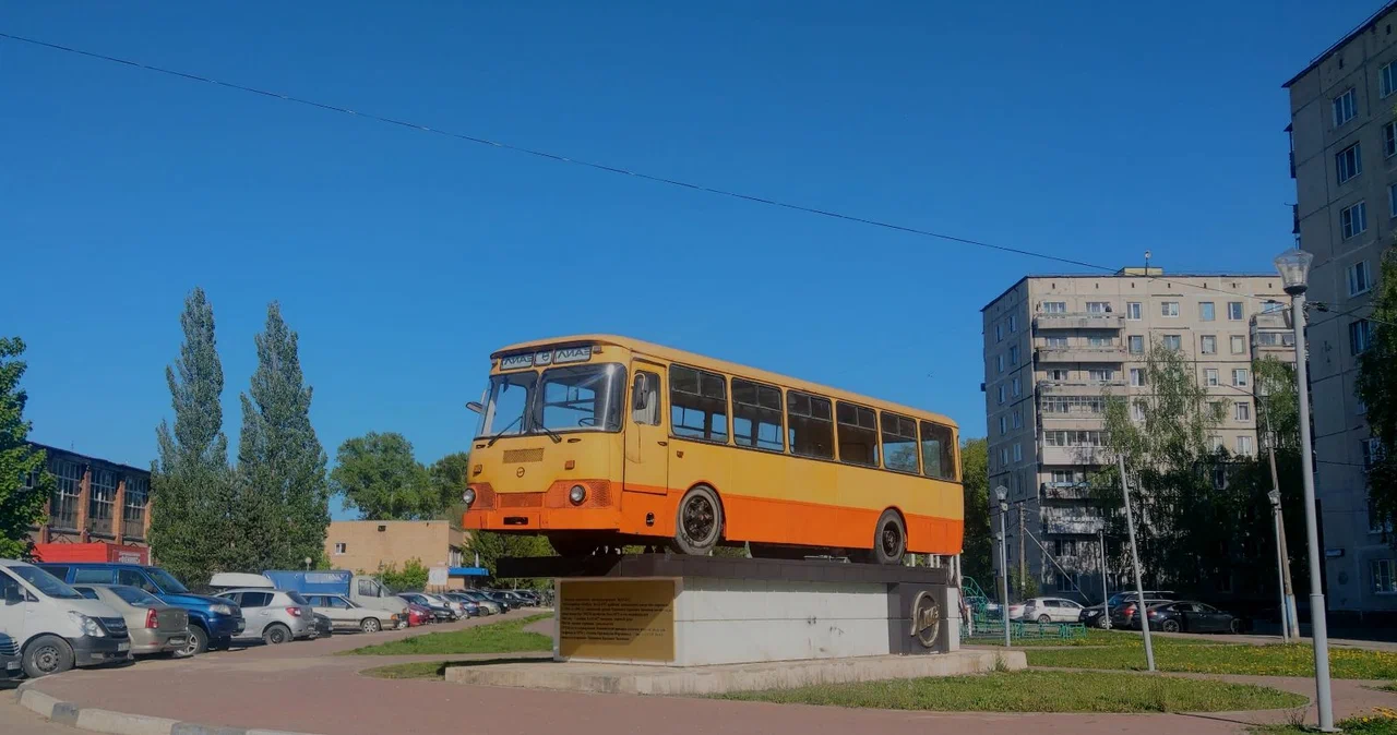 ЛиАЗ-677